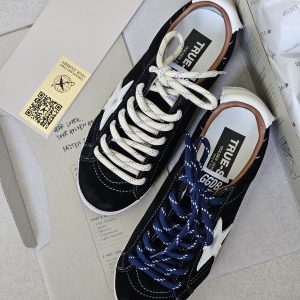GOLDEN GOOSE