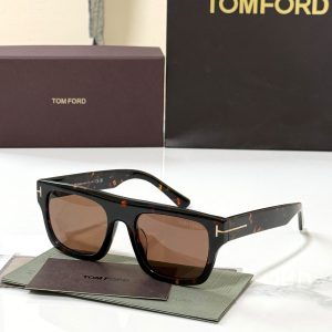 TOM FORD